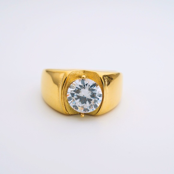Jewelry - Brilliant Clear Crystal Chunky Statement 18K Gold Plated Ring